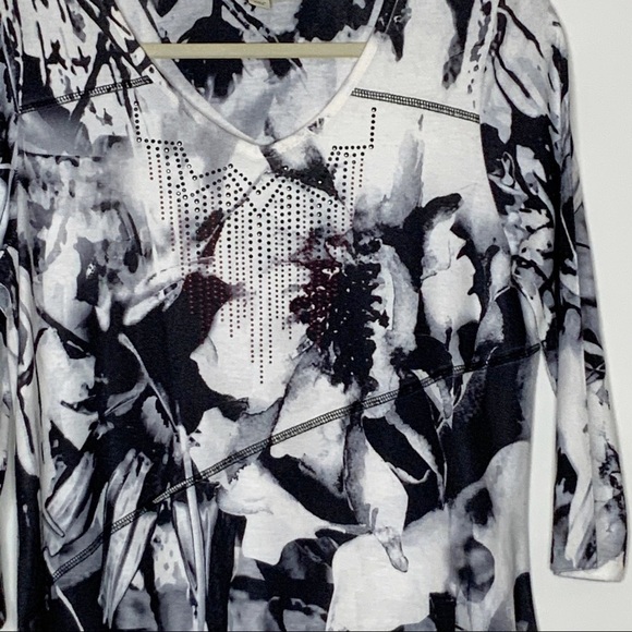 One WORLD black and white asymmetrical blouse S - Picture 3 of 7